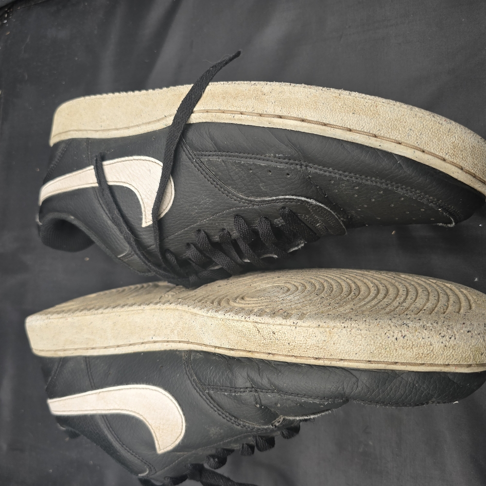 Nike Black and White Sneakers with Iconic‎ Swoosh